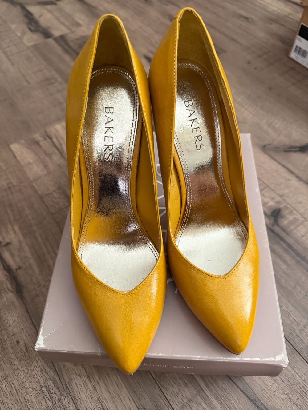 Bakers Mustard Yellow Pointed-Toe Stiletto Pumps
